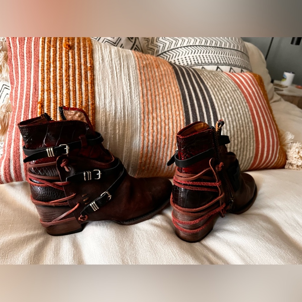 Freebirs Crue boots size 10